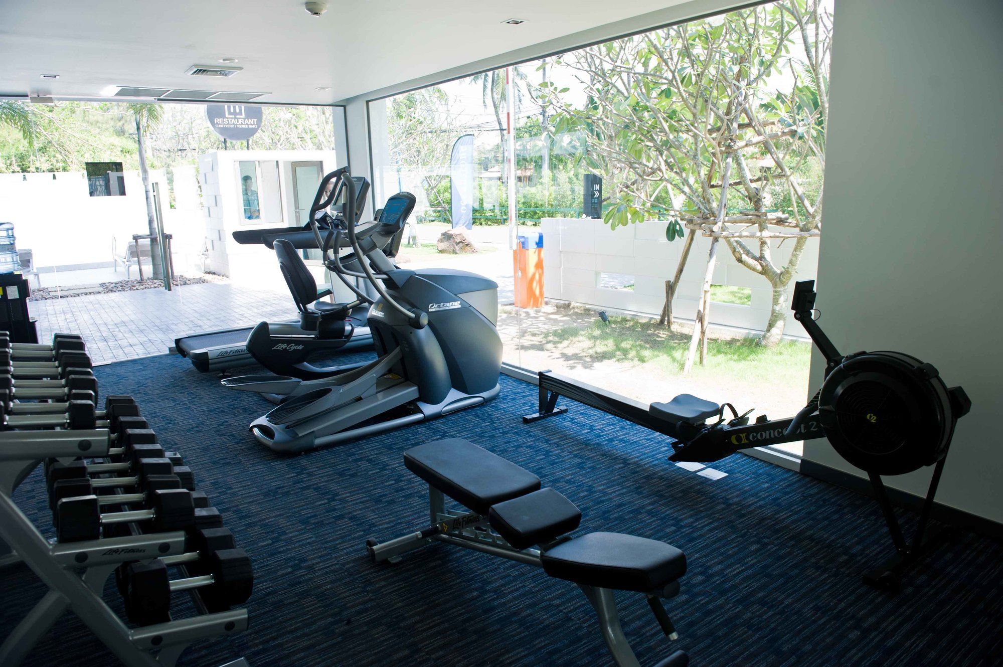 Appartamento Ocean Stone Phuket Esterno foto