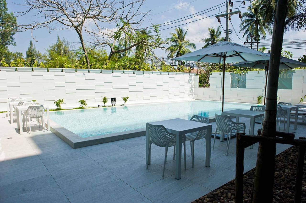 Appartamento Ocean Stone Phuket Esterno foto